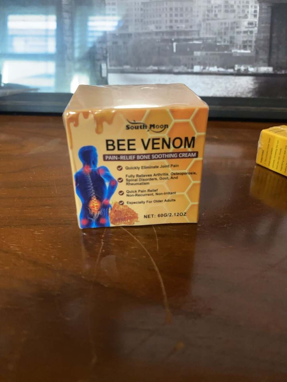 South Moon Bee Venom Pain-Relief Bone Soothing Cream 60g